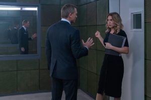 James Bond (Daniel Craig) in discussion with Dr. Madeleine Swann (Léa Seydoux) in NO TIME TO DIE